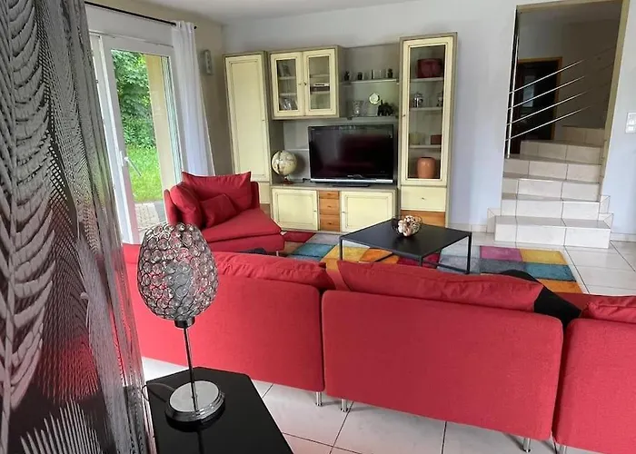 Holiday home Maison Avec Jardin L'autour *