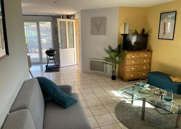 Holiday home Maison Avec Jardin L'autour *